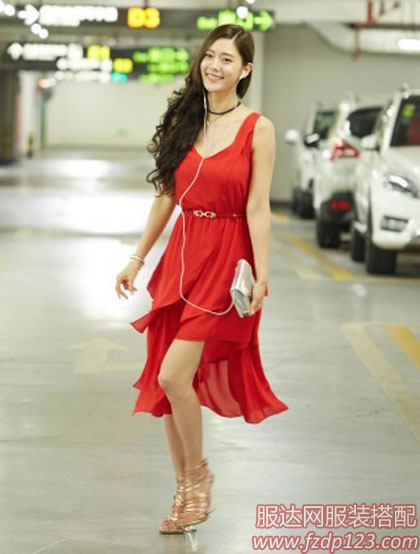 雪纺情圣同款中长款海边<a href='http://www.fzdp123.com/f/cydb/dpjq/26.html' target='_blank'><u>度假</u></a>沙滩裙
