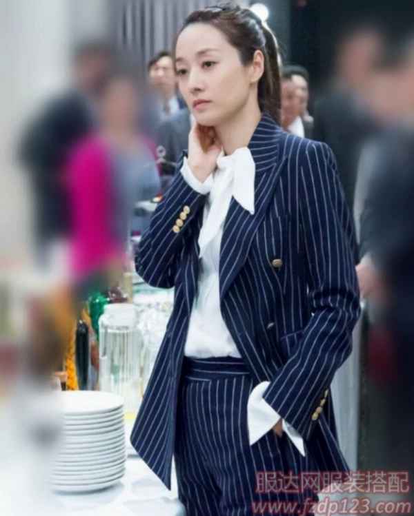 在远方曾黎霍梅马伊璃路晓欧同款，励志故事背后女人的那些时尚